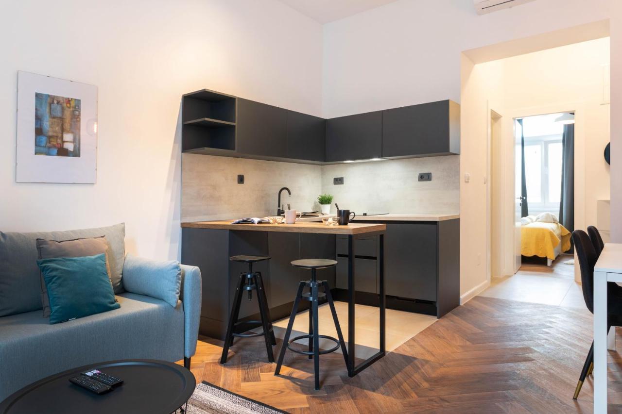 Modern And Design Apartment Near The Main Square Загреб Екстериор снимка